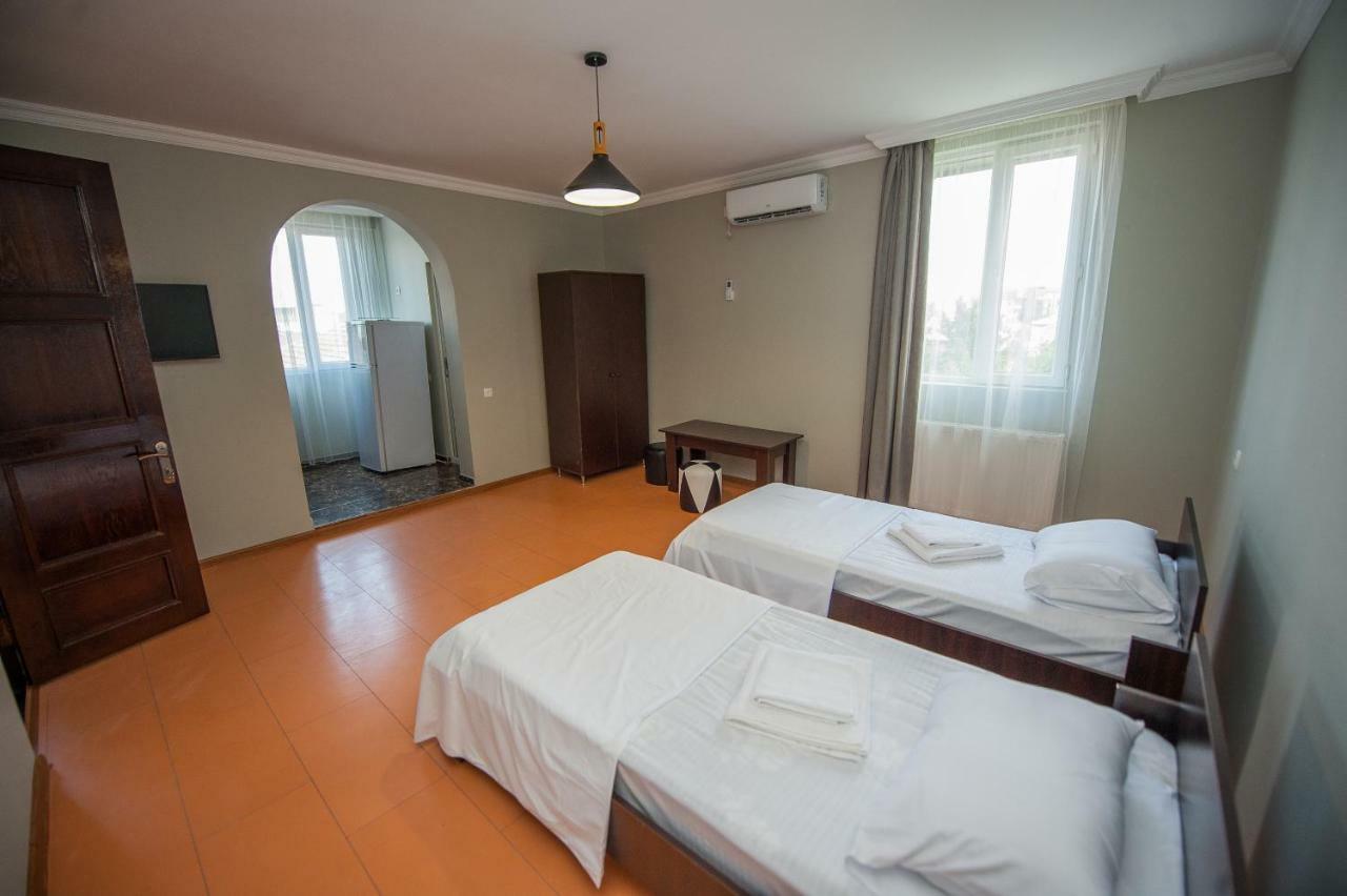 Hotel Cosmos Batum Dış mekan fotoğraf