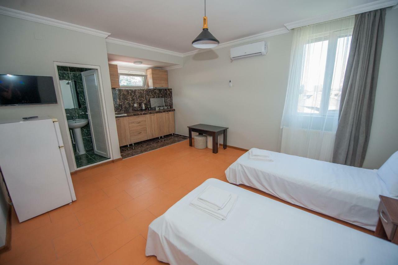 Hotel Cosmos Batum Dış mekan fotoğraf